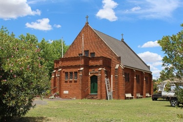 Christ Church Coonabarabran.jpg
